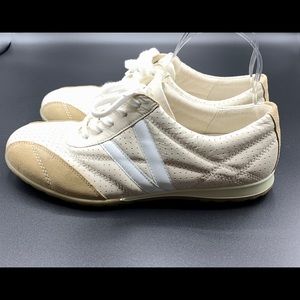 ecco perforated leather sneaker